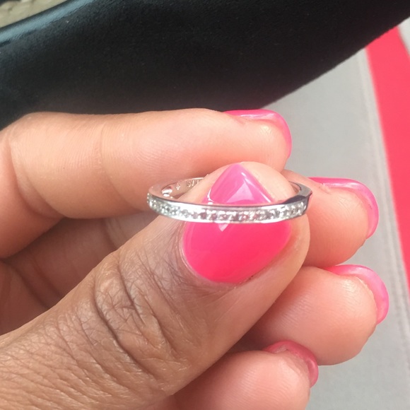 Diamond wedding band size 7. - Picture 2 of 6